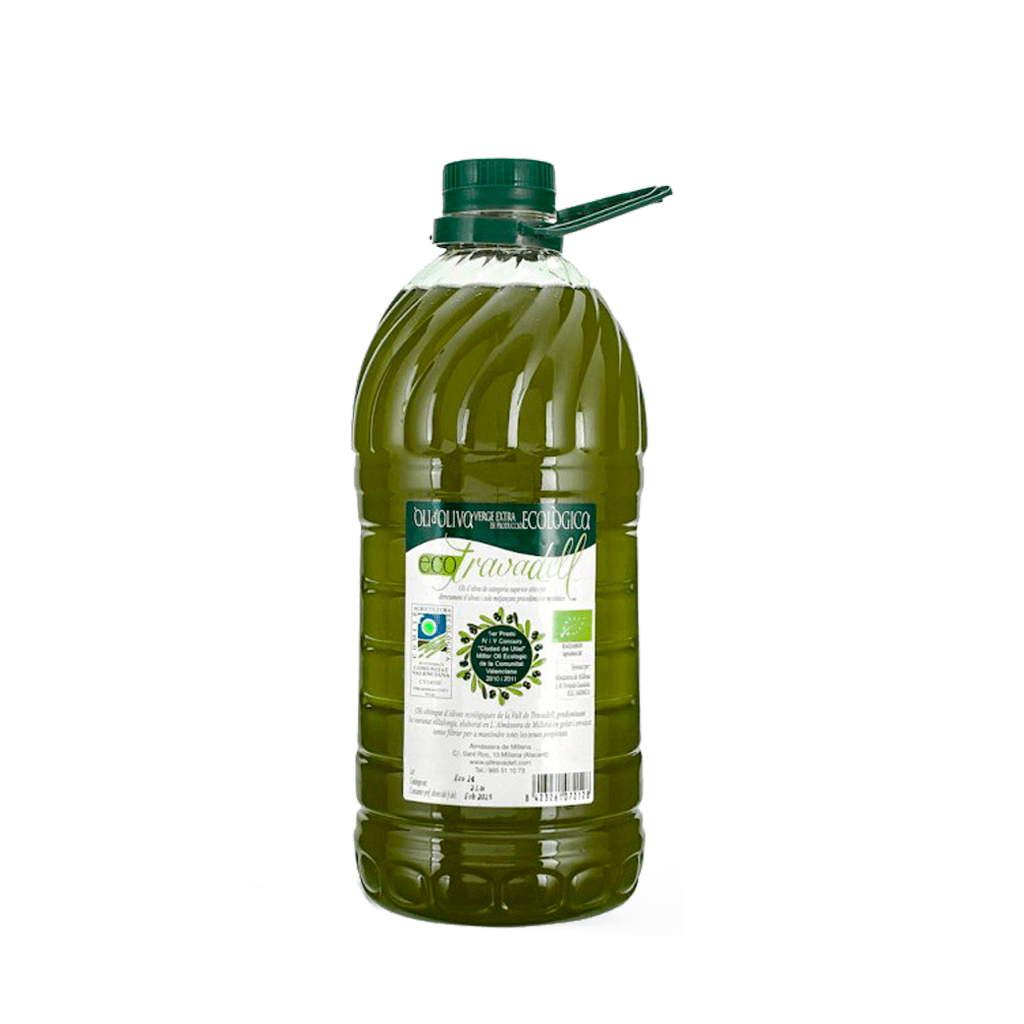 Botella de 2 litros de aceite de oliva ecológico Travadell sobre fondo transparente
