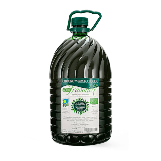 Botella de 5 litros de aceite de oliva ecológico Travadell sobre fondo transparente