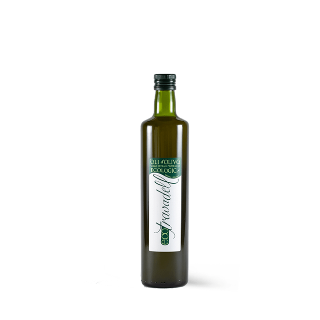 Botella de 500 ml de aceite de oliva ecológico Travadell sobre fondo transparente