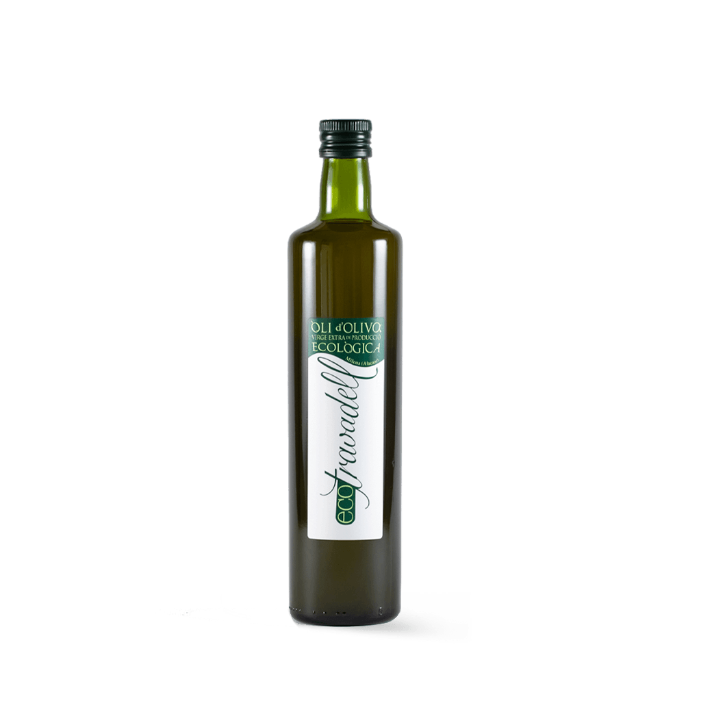 Botella de 750 ml de aceite de oliva ecológico Travadell sobre fondo transparente